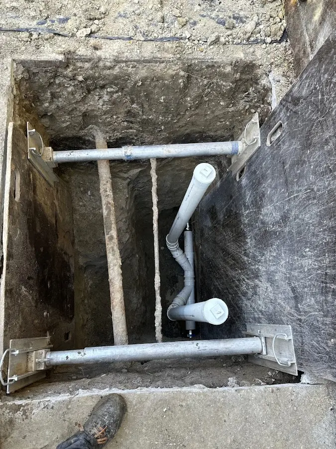 Experienced plumber completing Drain Cleaning work in Southeast Arcadia